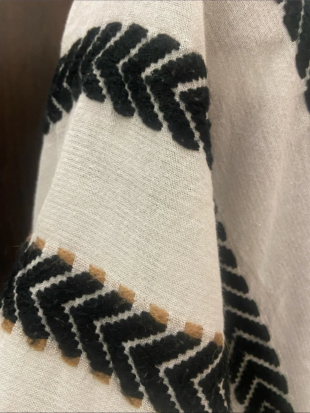 Universal Thread lightweight white